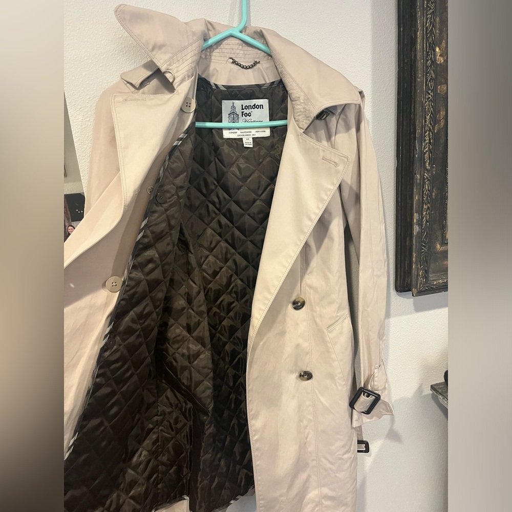 London Fog trench coat. Kaki color womens xs